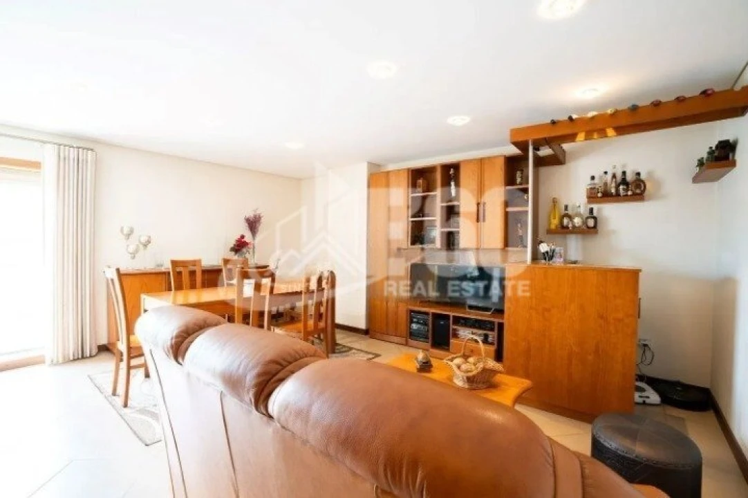 Apartamento T2 para Venda em Esmoriz Foto 3