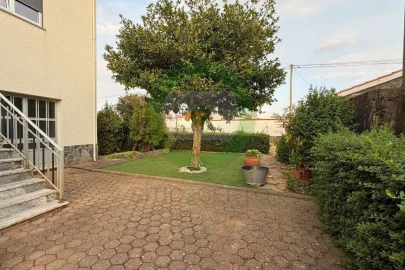 Moradia T4 para Venda em Agrochão