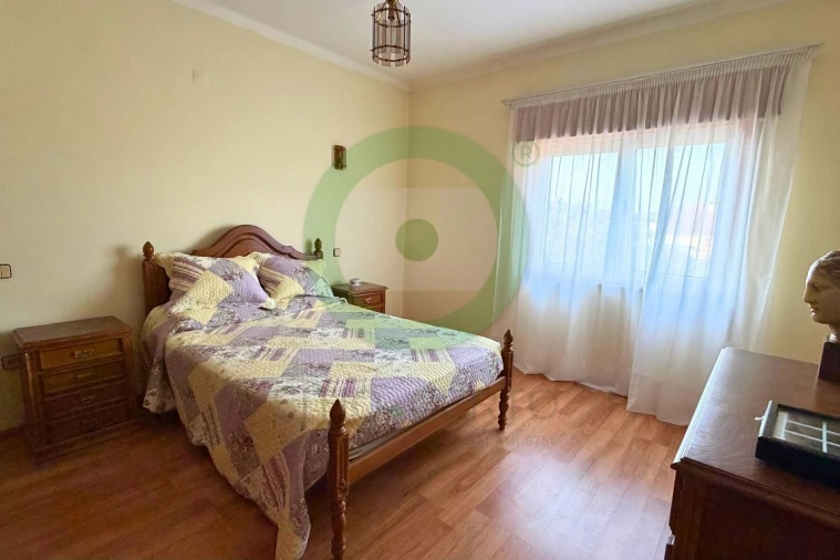 Moradia T4 para Venda em Agrochão Foto 9