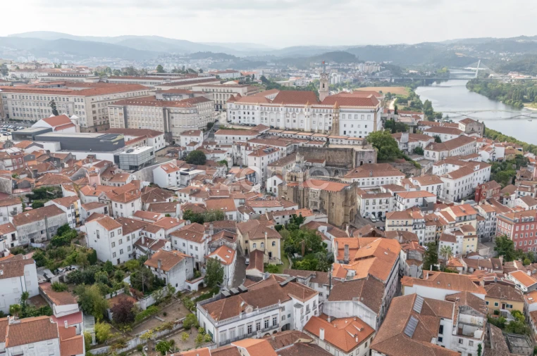 Prédio para Venda em Sé Nova, Santa Cruz, Almedina e São Bartolomeu Foto 40