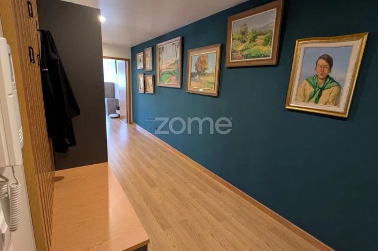 Apartamento T3 para Venda em Santo Antonio dos Olivais Foto 3