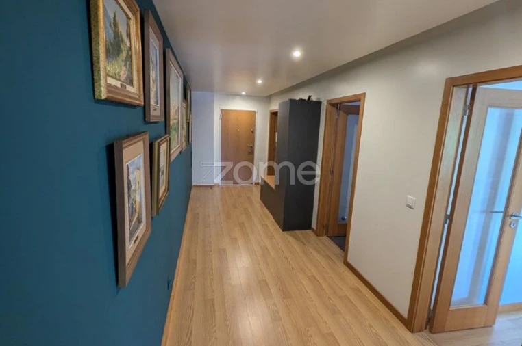 Apartamento T3 para Venda em Santo Antonio dos Olivais Foto 4