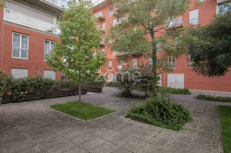 Apartamento T3 para Venda em Santo Antonio dos Olivais Foto 38