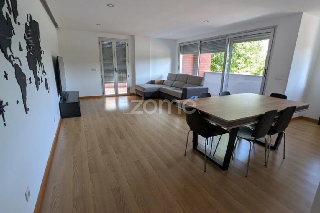 Apartamento T3 para Venda em Santo Antonio dos Olivais Foto 1