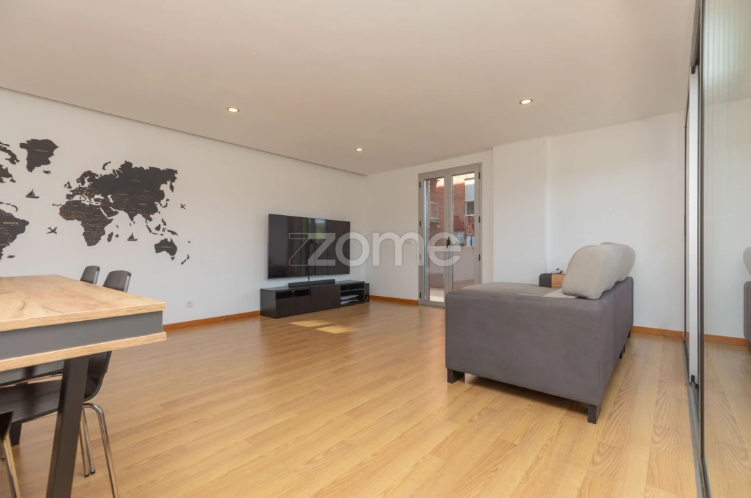 Apartamento T3 para Venda em Santo Antonio dos Olivais Foto 12