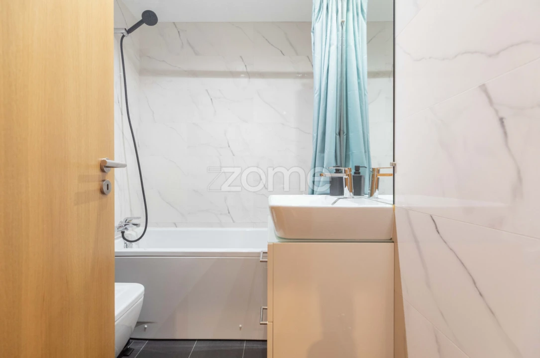 Apartamento T3 para Venda em Santo Antonio dos Olivais Foto 27