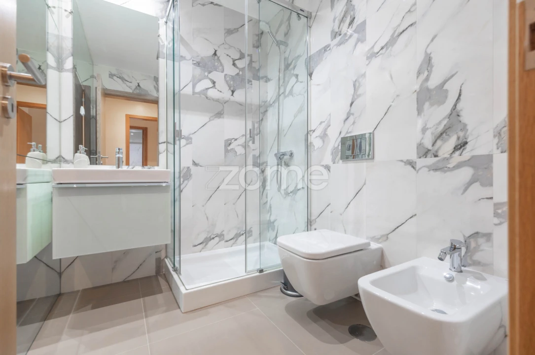 Apartamento T3 para Venda em Santo Antonio dos Olivais Foto 30