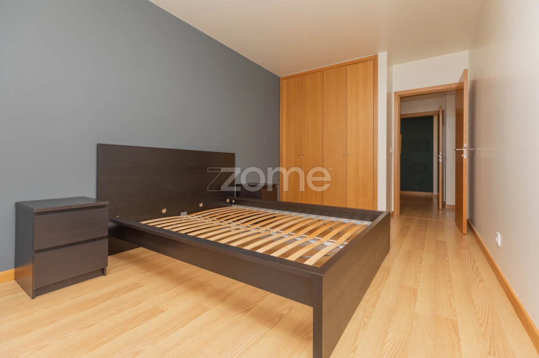 Apartamento T3 para Venda em Santo Antonio dos Olivais Foto 32