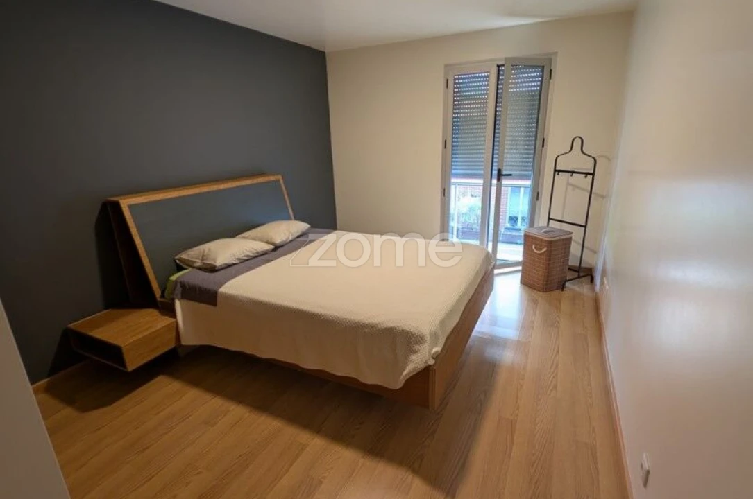 Apartamento T3 para Venda em Santo Antonio dos Olivais Foto 11