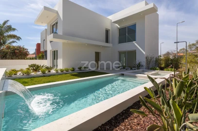 Moradia T5 para Venda em Loule (São Clemente)