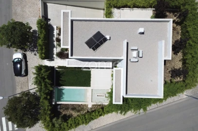 Moradia T5 para Venda em Loule (São Clemente)