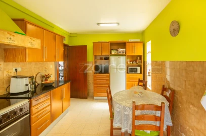 Moradia T4 para Venda em Fajã de Baixo