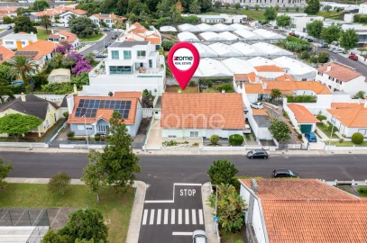 Moradia T4 para Venda em Fajã de Baixo
