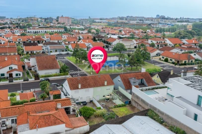 Moradia T4 para Venda em Fajã de Baixo