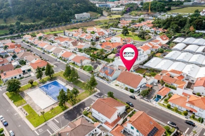 Moradia T4 para Venda em Fajã de Baixo