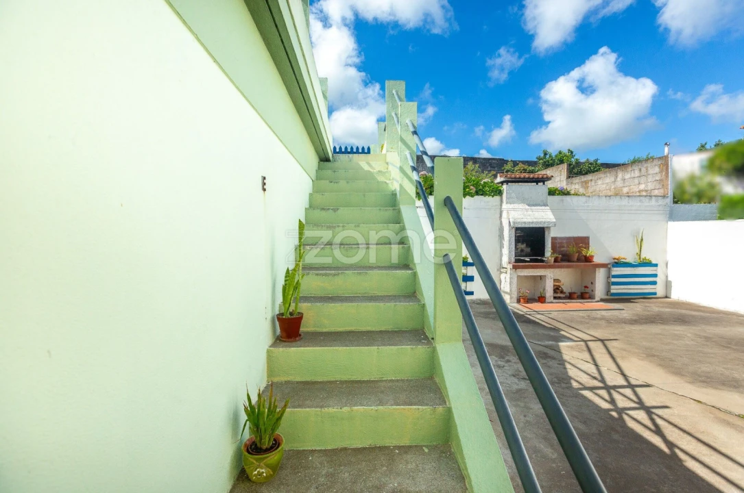Moradia T4 para Venda em Fajã de Baixo Foto 33