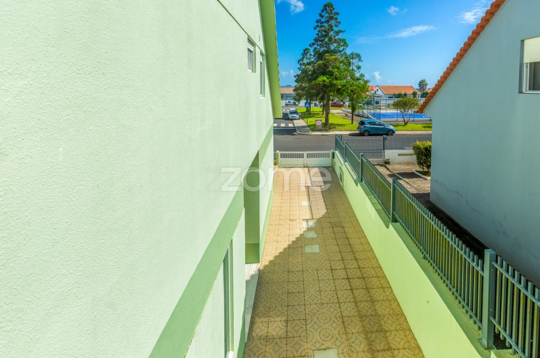 Moradia T4 para Venda em Fajã de Baixo Foto 37