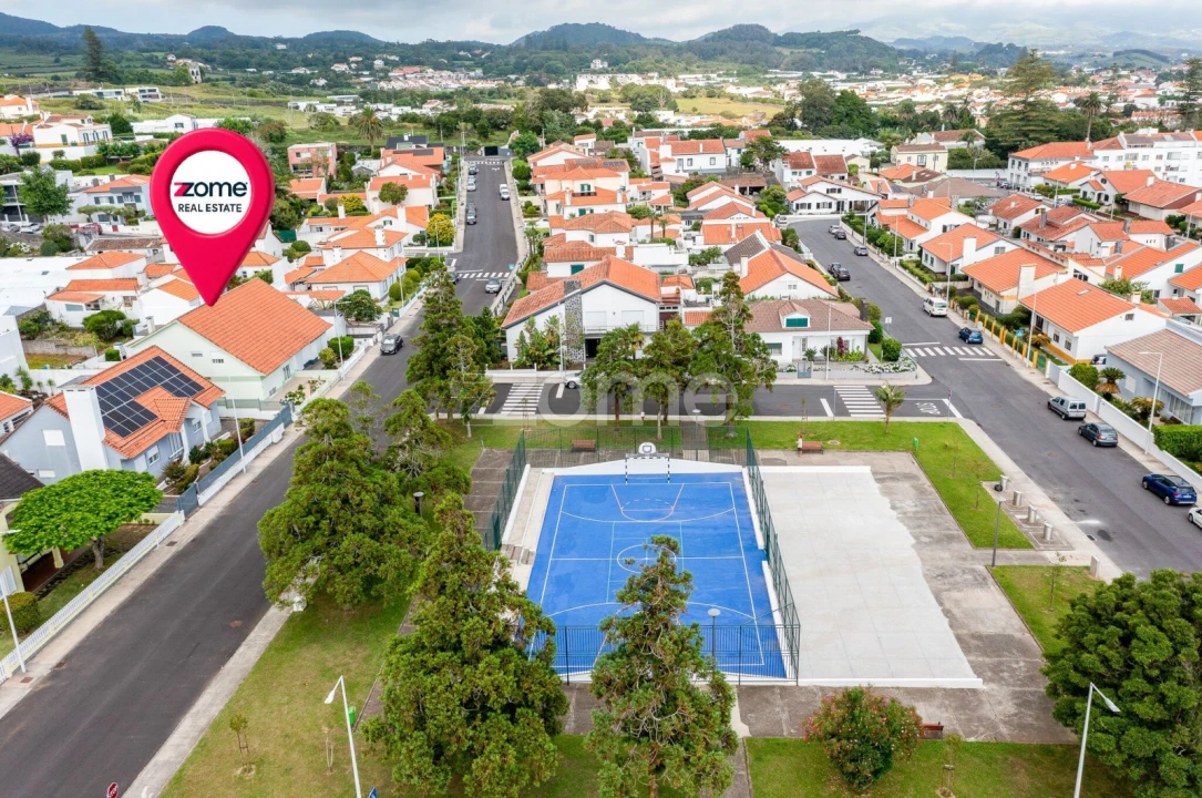Moradia T4 para Venda em Fajã de Baixo Foto 41