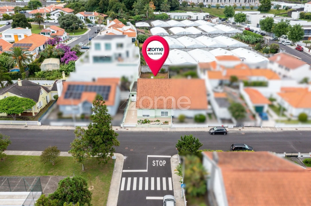 Moradia T4 para Venda em Fajã de Baixo Foto 44