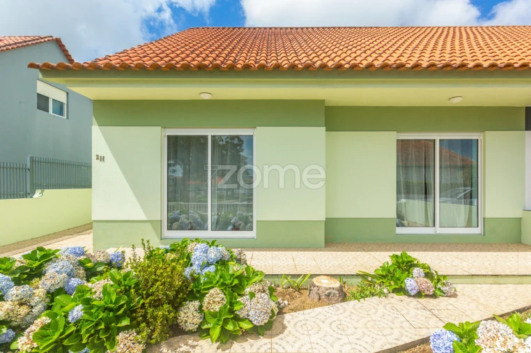 Moradia T4 para Venda em Fajã de Baixo Foto 5
