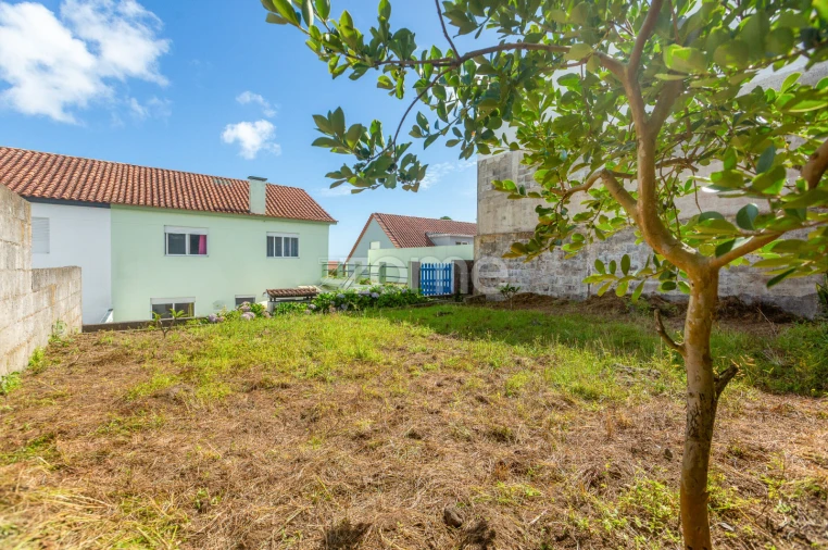 Moradia T4 para Venda em Fajã de Baixo Foto 35