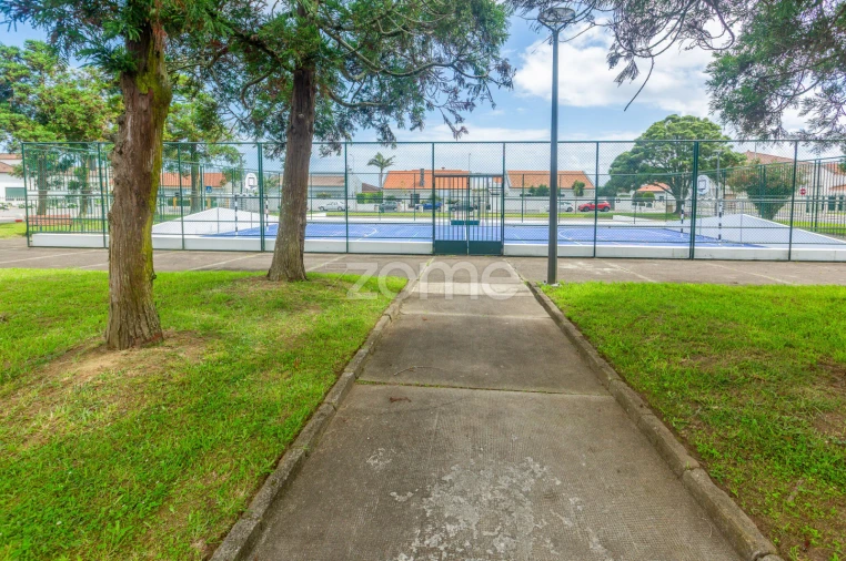 Moradia T4 para Venda em Fajã de Baixo Foto 39