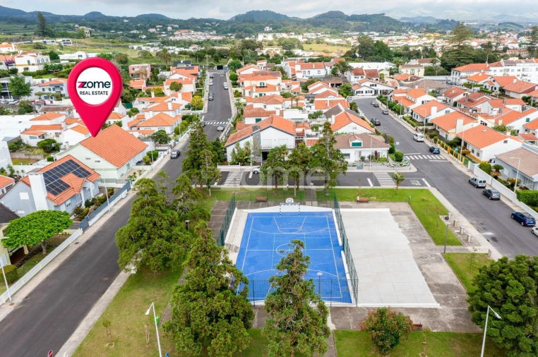 Moradia T4 para Venda em Fajã de Baixo Foto 41