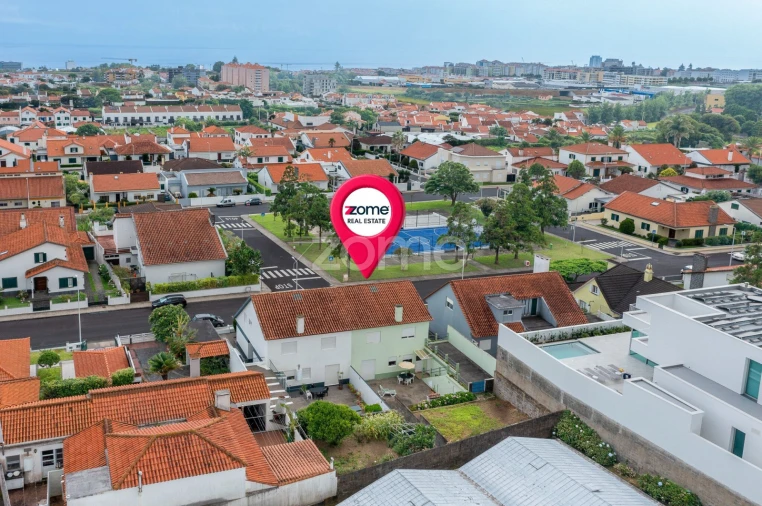 Moradia T4 para Venda em Fajã de Baixo Foto 46