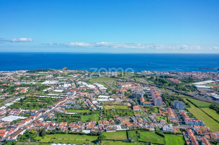 Moradia T4 para Venda em Fajã de Baixo Foto 50