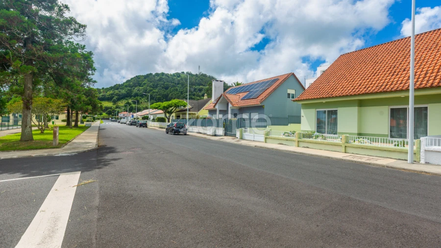 Moradia T4 para Venda em Fajã de Baixo