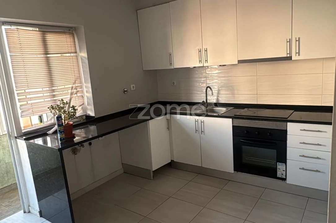 Apartamento T3 para Venda em Seixal, Arrentela e Aldeia de Paio Pires Foto 3