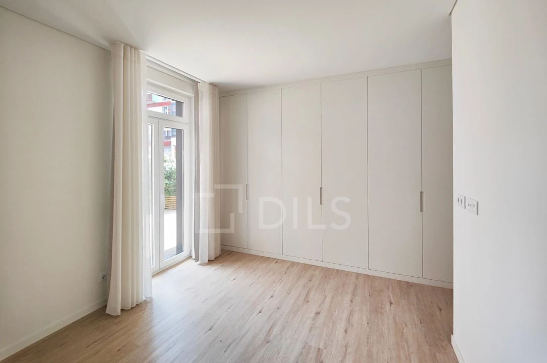 Apartamento T2 para Venda em Campolide Foto 19