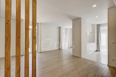 Apartamento T2 para Venda em Campolide