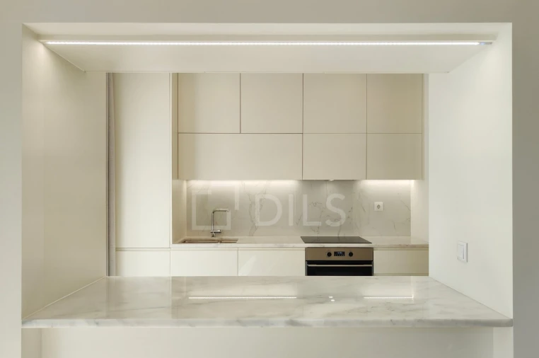 Apartamento T2 para Venda em Campolide Foto 6
