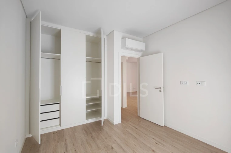 Apartamento T2 para Venda em Campolide Foto 13