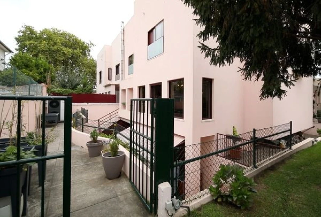 Moradia T4 para Venda em Ramalde Foto 1