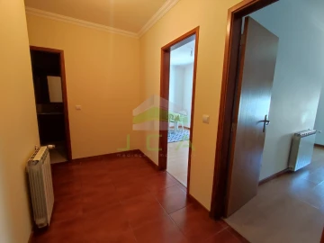 Apartamento T3 para Arrendamento em Marrazes e Barosa