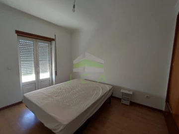 Apartamento T3 para Arrendamento em Marrazes e Barosa