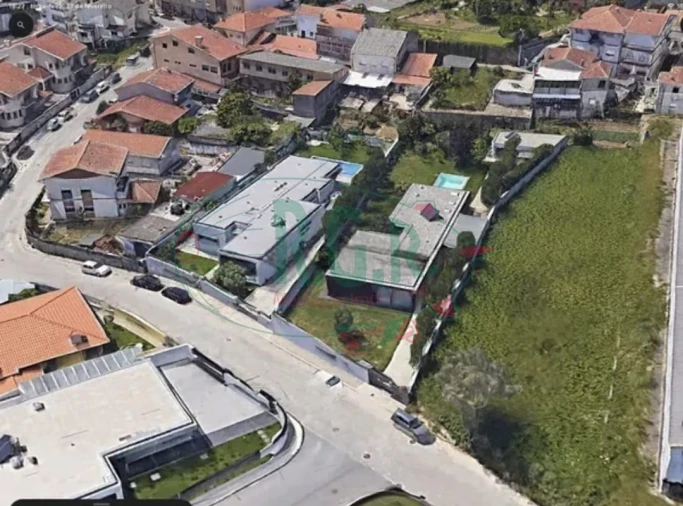 Terreno para Venda em Fânzeres e São Pedro da Cova Foto 5