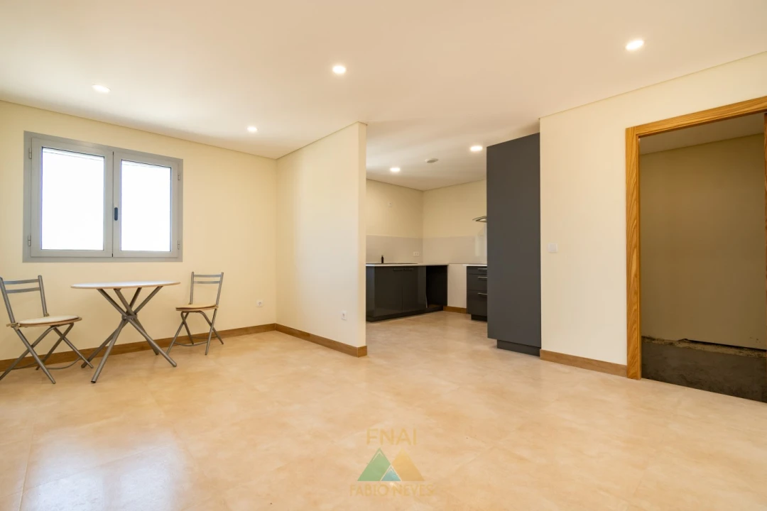 Moradia T2 para Venda em Senharei Foto 3