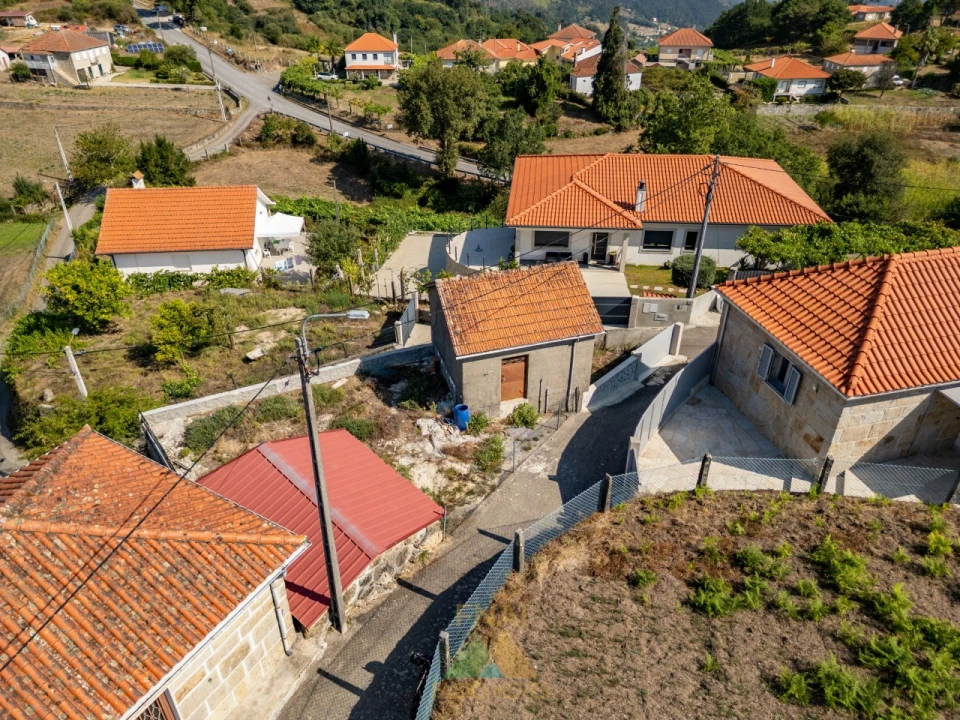 Moradia T2 para Venda em Senharei Foto 32