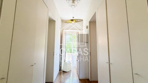 Apartamento T3 para Venda em Carcavelos e Parede