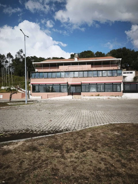 Loja para Venda em Travassô e Óis da Ribeira