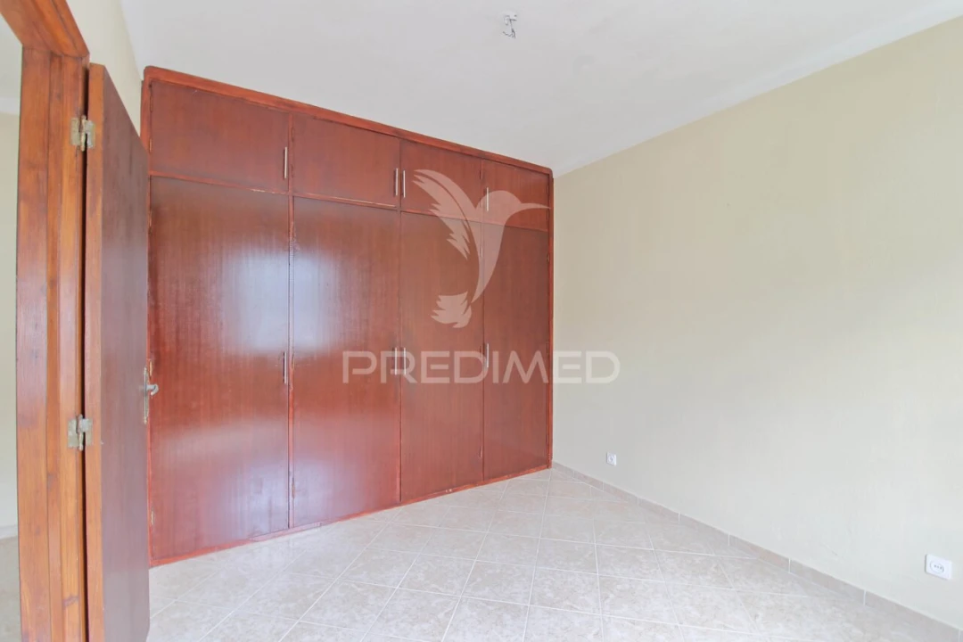 Moradia T3 para Venda em Ribeirinha Foto 9