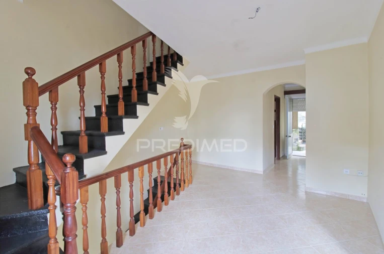 Moradia T3 para Venda em Ribeirinha Foto 8