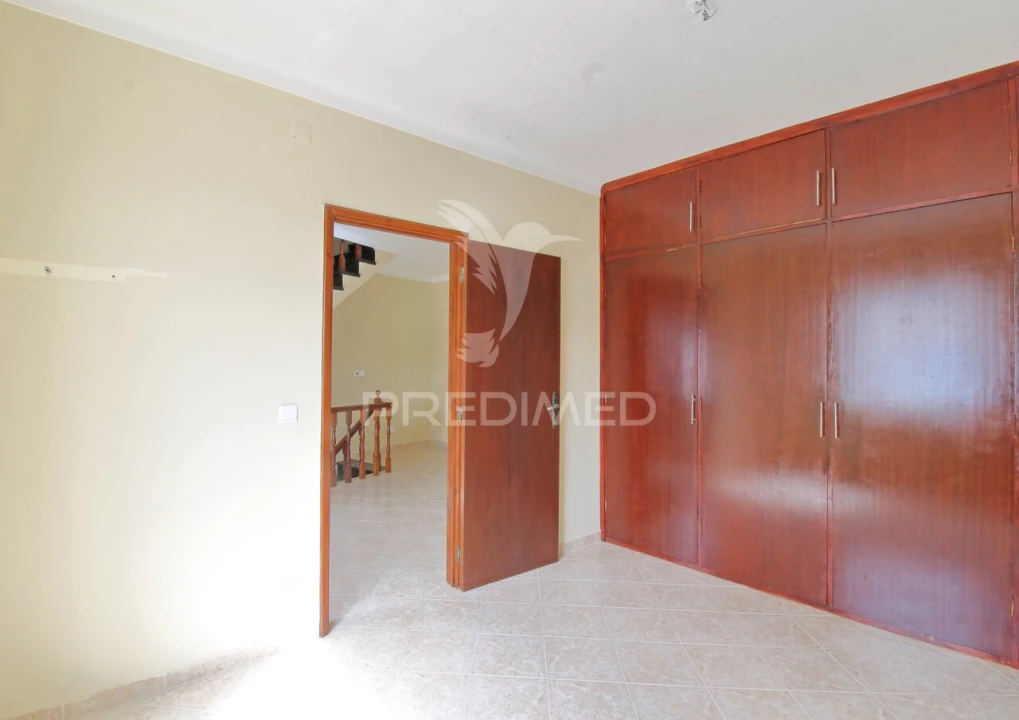 Moradia T3 para Venda em Ribeirinha Foto 10