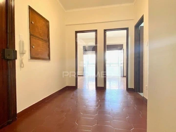 Apartamento T2 para Venda em Santa Iria de Azoia, São João da Talha e Bobadela