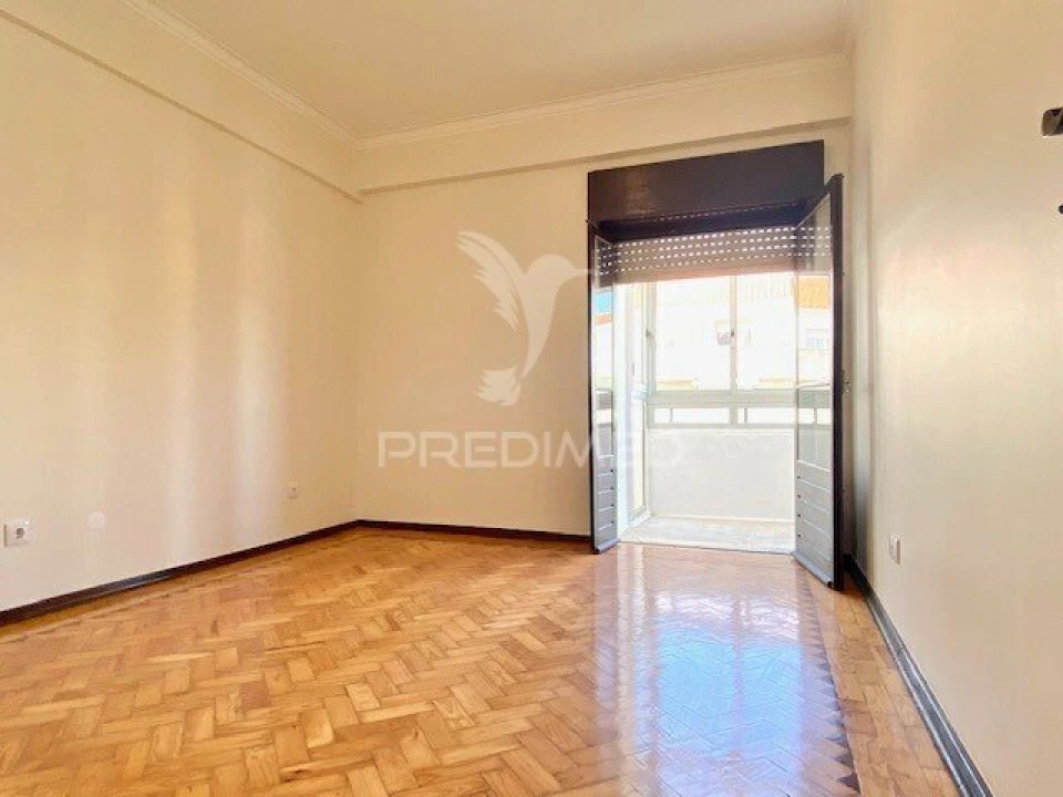 Apartamento T2 para Venda em Santa Iria de Azoia, São João da Talha e Bobadela Foto 13