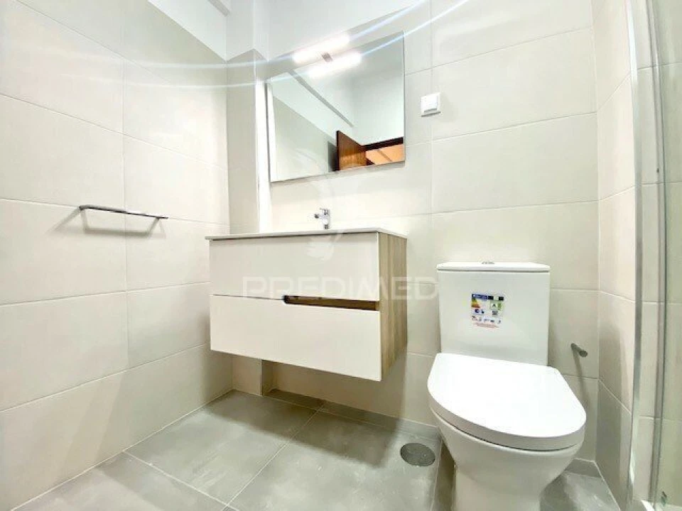 Apartamento T2 para Venda em Santa Iria de Azoia, São João da Talha e Bobadela Foto 8