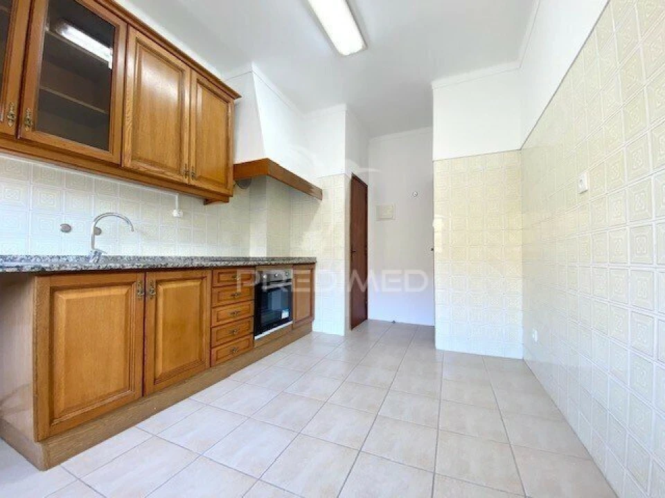 Apartamento T2 para Venda em Santa Iria de Azoia, São João da Talha e Bobadela Foto 2